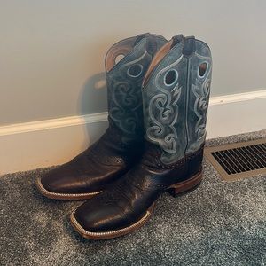 Cody James brown cowboy boots